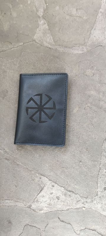 Обложка на паспорт ,или документы ,отделы под карты 